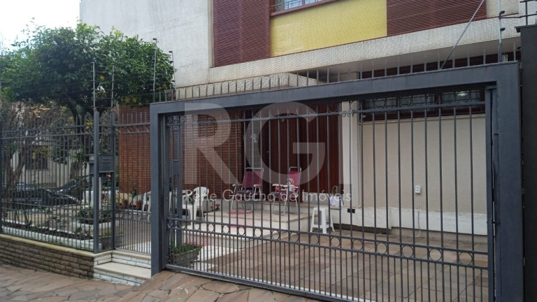 Imagem Casa com 3 Quartos à Venda, 220 m² em Petrópolis - Porto Alegre Imagem Casa com 3 Quartos à Venda, 220 m² em Petrópolis - Porto Alegre