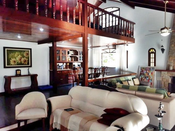 Imagem Casa com 4 Quartos à Venda, 500 m² em Comary - Teresópolis
