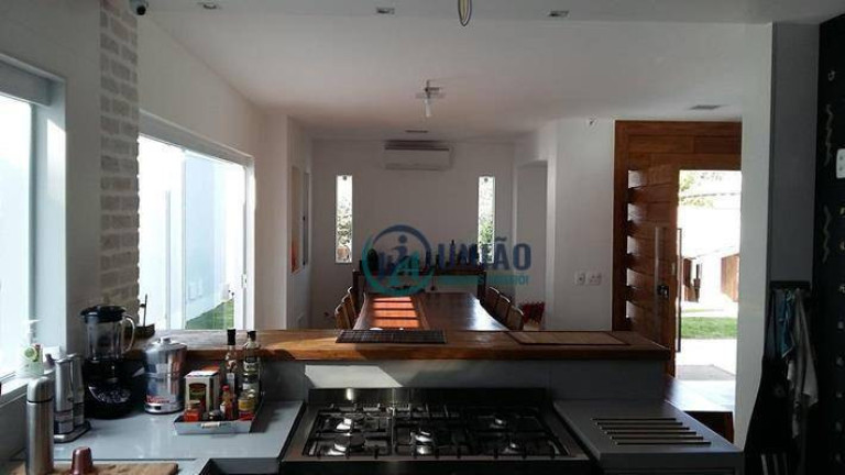 Imagem Casa com 4 Quartos à Venda, 400 m² em Pendotiba - Niterói Imagem Casa com 4 Quartos à Venda, 400 m² em Pendotiba - Niterói