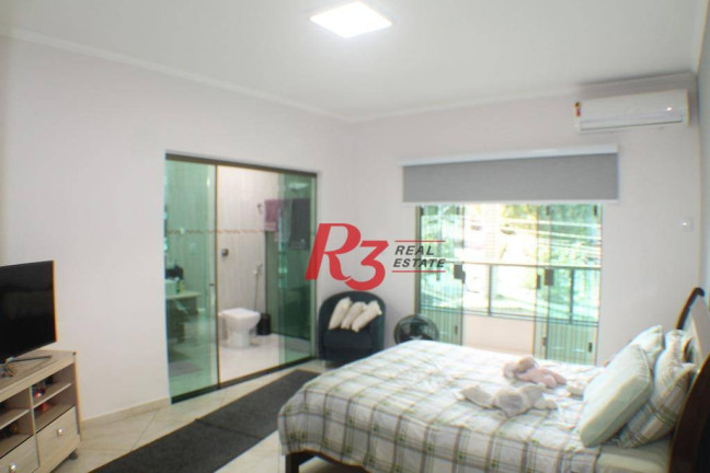 Imagem Sobrado com 3 Quartos à Venda, 300 m² em Aparecida - Santos
