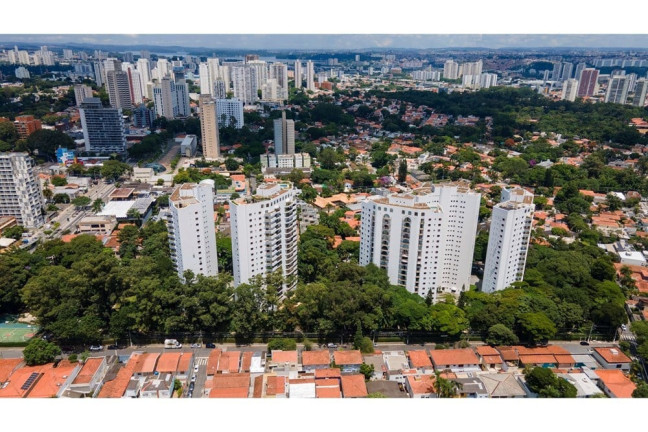 Imagem Imóvel com 4 Quartos à Venda, 240 m² em Santo Amaro - São Paulo Imagem Imóvel com 4 Quartos à Venda, 240 m² em Santo Amaro - São Paulo