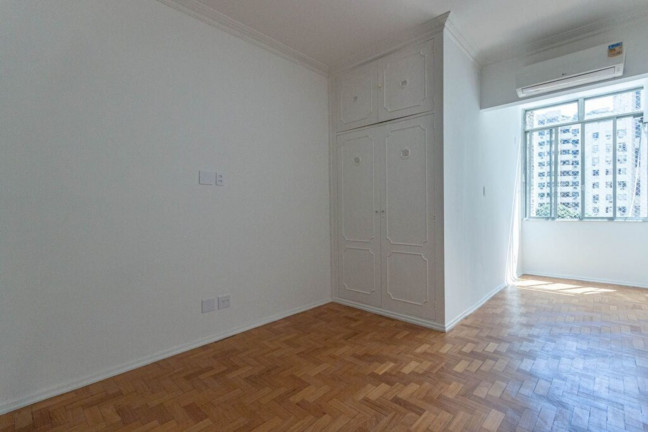 Imagem Imóvel com 3 Quartos à Venda, 107 m² em Copacabana - Rio De Janeiro Imagem Imóvel com 3 Quartos à Venda, 107 m² em Copacabana - Rio De Janeiro