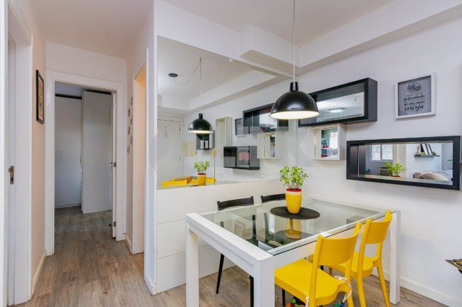 Imagem Apartamento com 2 Quartos à Venda, 58 m² em Passo Da Areia - Porto Alegre