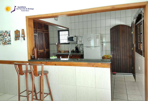 Imagem Casa com 4 Quartos à Venda, 280 m² em Centro - Bertioga Imagem Casa com 4 Quartos à Venda, 280 m² em Centro - Bertioga