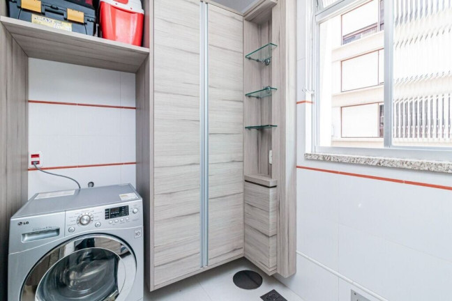 Imagem Apartamento com 3 Quartos à Venda, 110 m² em Moinhos De Vento - Porto Alegre Imagem Apartamento com 3 Quartos à Venda, 110 m² em Moinhos De Vento - Porto Alegre