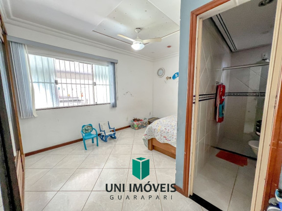 Imagem Casa com 4 Quartos à Venda, 280 m² em Centro - Guarapari
