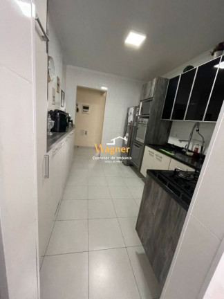 Imagem Kitnet com 3 Quartos à Venda, 124 m² em Guilhermina - Praia Grande Imagem Kitnet com 3 Quartos à Venda, 124 m² em Guilhermina - Praia Grande