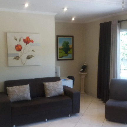 Imagem Sobrado com 4 Quartos à Venda, 265 m²
