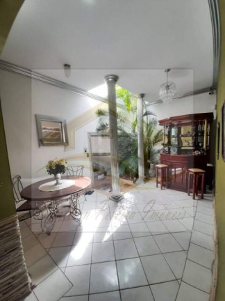 Imagem Casa com 3 Quartos à Venda, 132 m² em Jardim Athenas - Londrina