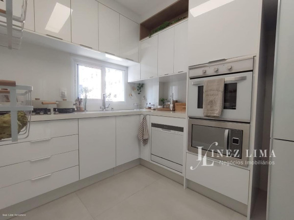 Imagem Imóvel com 3 Quartos à Venda, 120 m² em Meia Praia - Itapema Imagem Imóvel com 3 Quartos à Venda, 120 m² em Meia Praia - Itapema