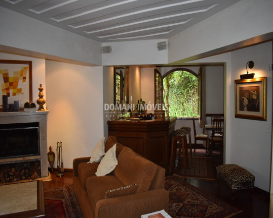 Imagem Casa com 4 Quartos à Venda, 740 m² em Região De Descansópolis - Campos Do Jordão Imagem Casa com 4 Quartos à Venda, 740 m² em Região De Descansópolis - Campos Do Jordão