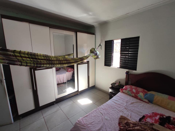 Imagem Imóvel com 
            	4             Quartos à Venda, 130 m² em 
            	Parque Santa Cruz             - 
            	Goiania            