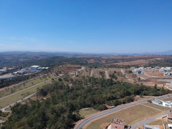 Imagem Terreno à Venda, 400 m² em Vespasiano Imagem Terreno à Venda, 400 m² em Vespasiano