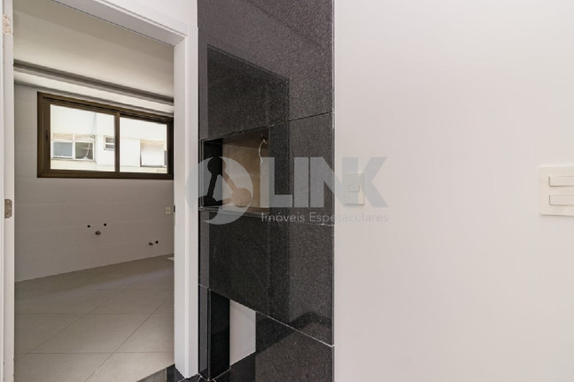 Imagem Apartamento com 3 Quartos à Venda, 169 m² em Petrópolis - Porto Alegre Imagem Apartamento com 3 Quartos à Venda, 169 m² em Petrópolis - Porto Alegre