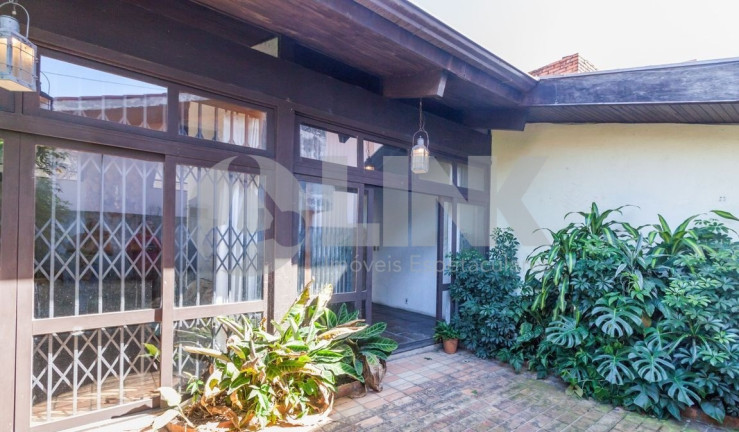 Imagem Casa com 5 Quartos à Venda, 280 m² em Três Figueiras - Porto Alegre Imagem Casa com 5 Quartos à Venda, 280 m² em Três Figueiras - Porto Alegre