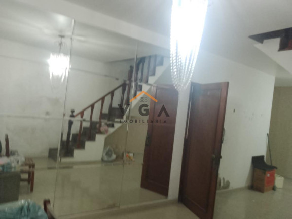 Casa com 3 Quartos para Alugar, 300 m² em Vila Guilhermina - São Paulo