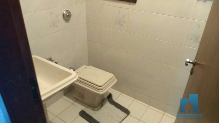 Imagem Casa com 6 Quartos à Venda, 416 m² em Oficinas - Ponta Grossa Imagem Casa com 6 Quartos à Venda, 416 m² em Oficinas - Ponta Grossa
