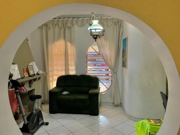 Imagem Casa com 6 Quartos para Alugar, 260 m² em Centro - Taubaté