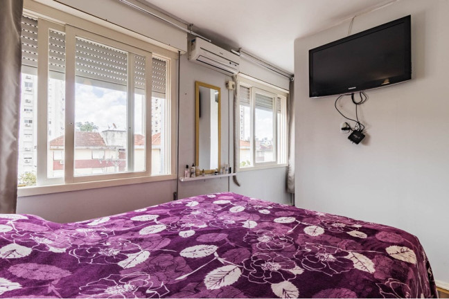 Imagem Imóvel com 2 Quartos à Venda, 65 m² em São Sebastião - Porto Alegre Imagem Imóvel com 2 Quartos à Venda, 65 m² em São Sebastião - Porto Alegre
