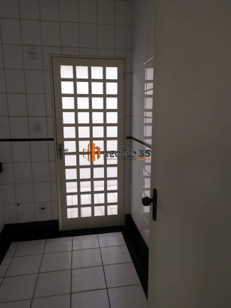 Imagem Casa com 3 Quartos à Venda, 250 m² em Jardim Das Azaléias - Poços De Caldas Imagem Casa com 3 Quartos à Venda, 250 m² em Jardim Das Azaléias - Poços De Caldas