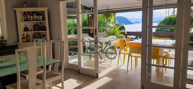 Imagem Casa com 5 Quartos à Venda, 200 m² em Vila Velha - Angra Dos Reis Imagem Casa com 5 Quartos à Venda, 200 m² em Vila Velha - Angra Dos Reis