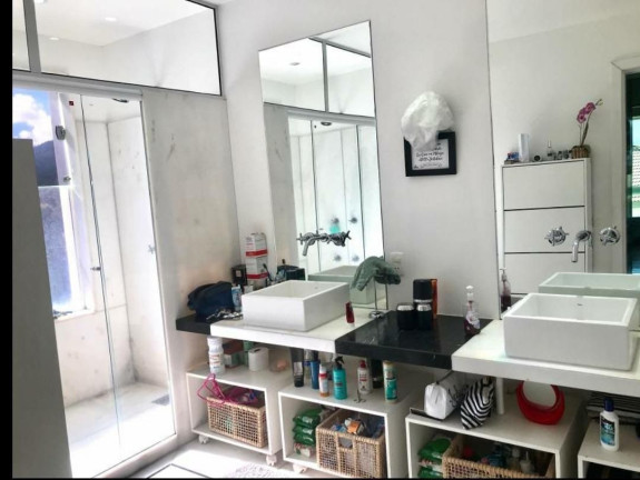 Imagem Casa com 4 Quartos à Venda, 501 m² em Várzea - Teresópolis Imagem Casa com 4 Quartos à Venda, 501 m² em Várzea - Teresópolis