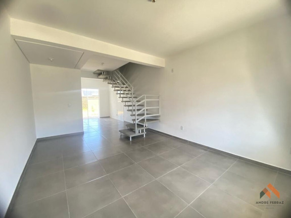 Imagem Casa com 2 Quartos à Venda, 92 m²