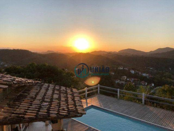 Casa com 3 Quartos à Venda, 500 m² em Pendotiba - Niterói