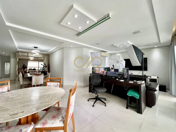 Imagem Apartamento com 3 Quartos à Venda, 200 m² em Canto Do Forte - Praia Grande