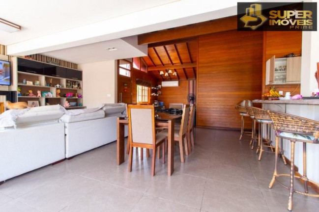 Imagem Casa com 8 Quartos à Venda, 7.500 m² em Três Vendas - Pelotas Imagem Casa com 8 Quartos à Venda, 7.500 m² em Três Vendas - Pelotas