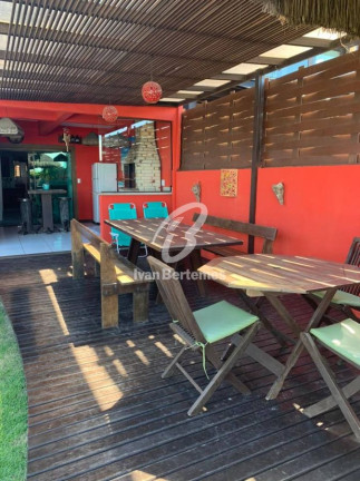 Imagem Casa com 5 Quartos para Temporada, em Canto Grande - Bombinhas Imagem Casa com 5 Quartos para Temporada, em Canto Grande - Bombinhas