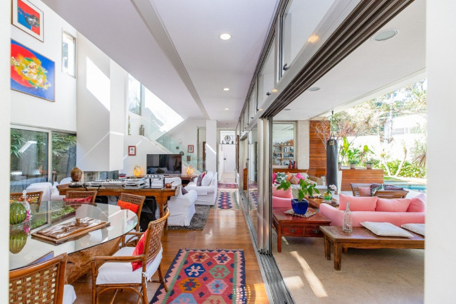 Casa com 4 Quartos à Venda, 350 m² em Granja Julieta - São Paulo