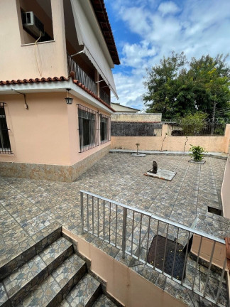Imagem Casa com 4 Quartos à Venda, 199 m² em Cocotá - Rio De Janeiro Imagem Casa com 4 Quartos à Venda, 199 m² em Cocotá - Rio De Janeiro