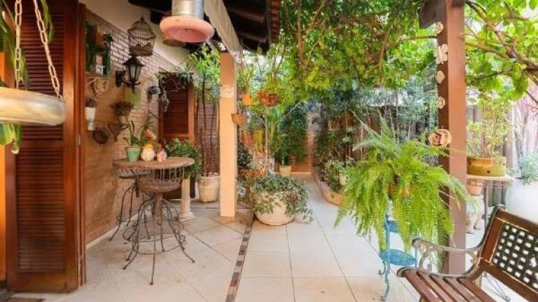 Imagem Casa com 4 Quartos à Venda, 233 m² em Chácara Das Pedras - Porto Alegre