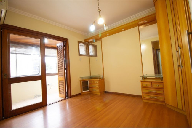 Imagem Imóvel com 3 Quartos à Venda, 157 m² em Menino Deus - Porto Alegre Imagem Imóvel com 3 Quartos à Venda, 157 m² em Menino Deus - Porto Alegre