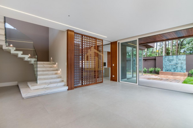Imagem Casa com 3 Quartos à Venda, 300 m² em Santa Felicidade - Curitiba Imagem Casa com 3 Quartos à Venda, 300 m² em Santa Felicidade - Curitiba