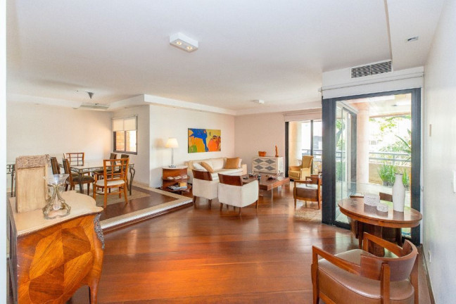 Apartamento com 4 Quartos à Venda, 220 m² em Moema - São Paulo