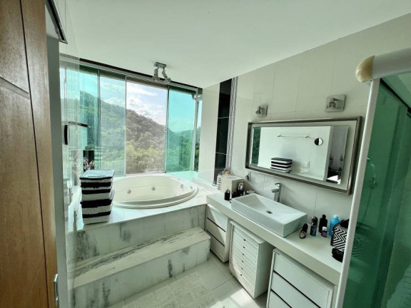 Imagem Casa com 6 Quartos à Venda, em Itaipú - Niterói Imagem Casa com 6 Quartos à Venda, em Itaipú - Niterói