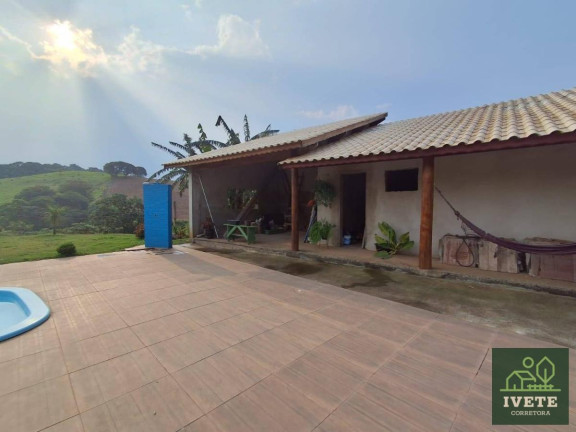 Imagem Chácara com 4 Quartos à Venda, 230 m²
