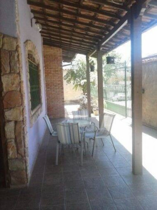 Imagem Casa com 4 Quartos à Venda, 280 m² em Santa Mônica - Belo Horizonte