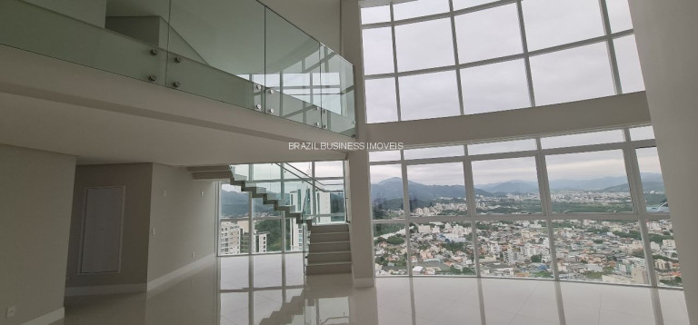 Imagem Imóvel com 4 Quartos à Venda, 227 m² em Centro - Balneário Camboriú Imagem Imóvel com 4 Quartos à Venda, 227 m² em Centro - Balneário Camboriú
