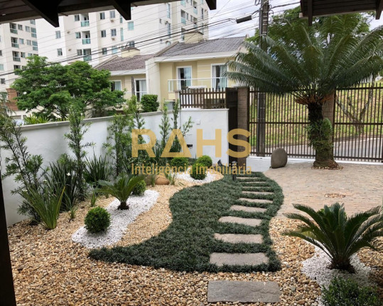 Imagem Casa com 3 Quartos à Venda, 208 m² em Anita Garibaldi - Joinville