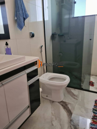 Imagem Casa com 3 Quartos à Venda, 300 m² em Monte Verde Ii - Poços De Caldas Imagem Casa com 3 Quartos à Venda, 300 m² em Monte Verde Ii - Poços De Caldas