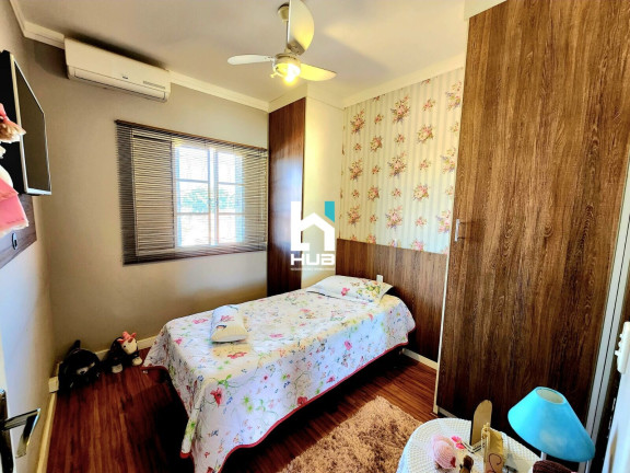 Imagem Casa com 3 Quartos à Venda, 150 m²