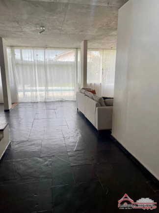Imagem Casa com 5 Quartos à Venda, 300 m² em Centro - Jacareí Imagem Casa com 5 Quartos à Venda, 300 m² em Centro - Jacareí