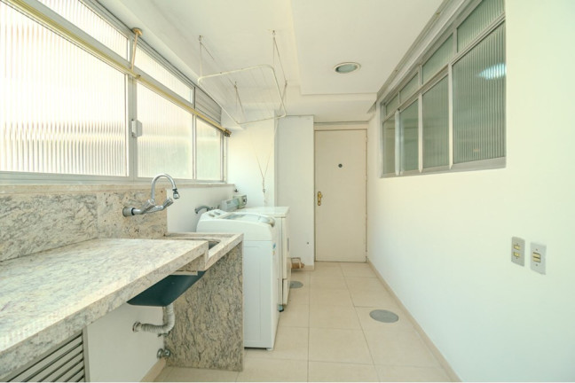 Imagem Apartamento com 3 Quartos à Venda, 177 m² em Centro Histórico - Porto Alegre Imagem Apartamento com 3 Quartos à Venda, 177 m² em Centro Histórico - Porto Alegre
