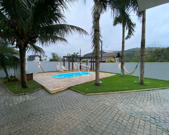 Casa com 4 Quartos à Venda, 202 m² em Bom Retiro - Joinville