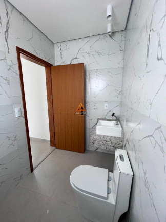 Imagem Casa com 3 Quartos à Venda, 140 m² Imagem Casa com 3 Quartos à Venda, 140 m²