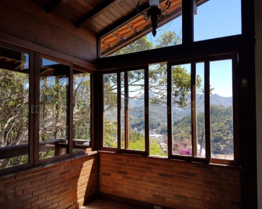Imagem Casa com 4 Quartos à Venda, 305 m² em Vale Do Paraíso - Teresópolis Imagem Casa com 4 Quartos à Venda, 305 m² em Vale Do Paraíso - Teresópolis