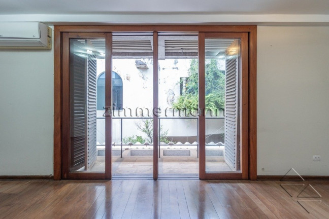 Imagem Casa com 3 Quartos à Venda, 500 m² em Pinheiros - São Paulo Imagem Casa com 3 Quartos à Venda, 500 m² em Pinheiros - São Paulo